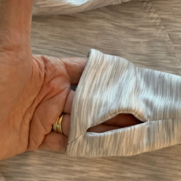 EUC Athleta  Light Gray Hooded Sweatshirt XS Women’s - Picture 4 of 14